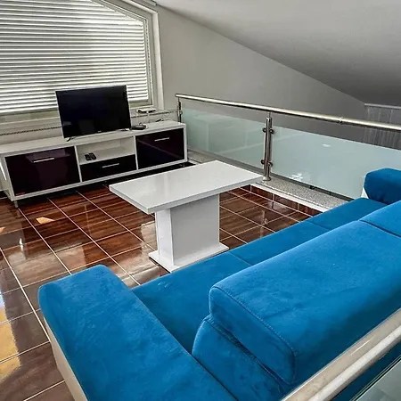 Stunning In With Wifi Apartament